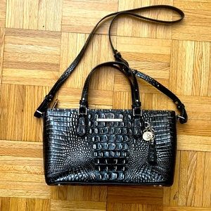 Like new Brahmin crossbody bag in gunmetal black/gray
